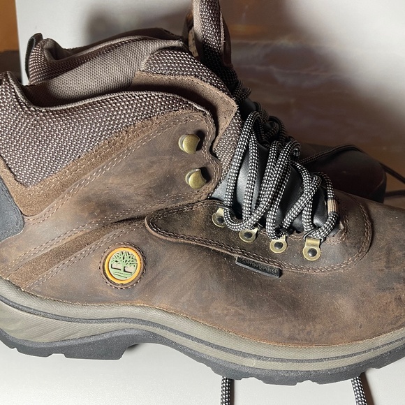Timberland Shoes - Timberland Women’s Size 10 Hiking Boot